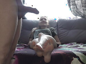 Showed my stepsister my dick while she was teasing me with her feet